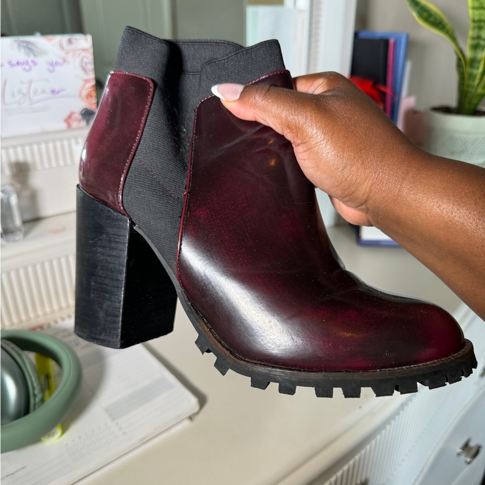 Steve Madden Women's Oxblood Leather Chunky Lug Boots Antyy Chelsea Ankle SZ 9.5